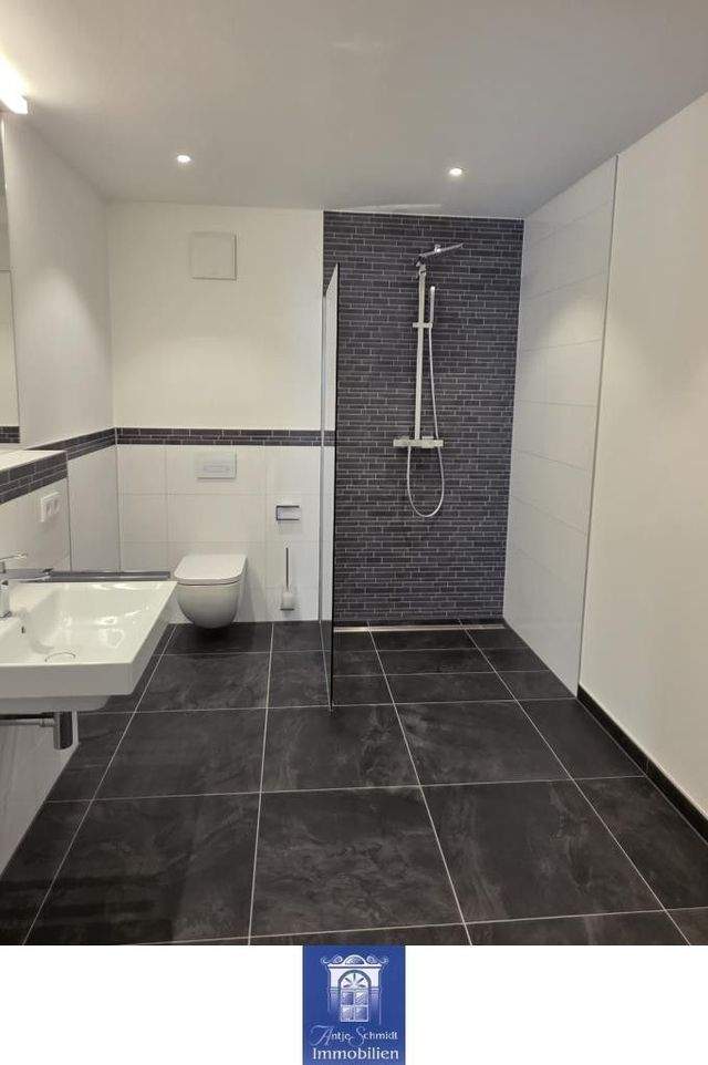 Stilvolles Wohnen im Neubau! Ruhig und grün, Terrasse, 2 Bäder, Fußbodenheizung! - Photo 5