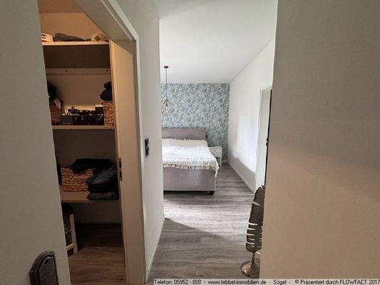 Elternschlafzimmer mit Ankleidezimmer - Bild II