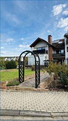 Hausansicht mit Zugang