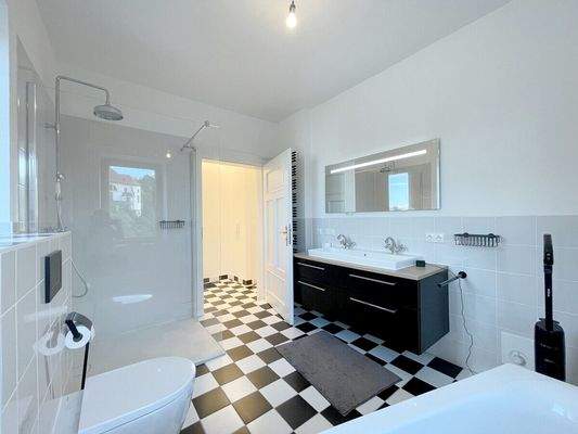 Blick von der Eckwanne aus