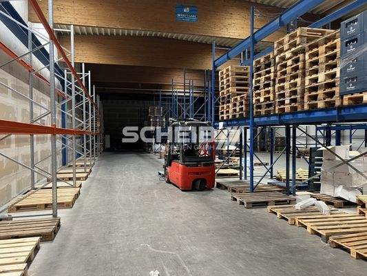 frei gespannte Halle