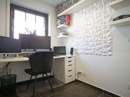 10-Arbeits-&Kinderzimmer