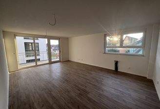 Wohn-und Essbereich mit Küche