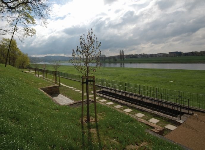 Baugrundstück mit Fernblick in ruhiger Bestlage von Loschwitz