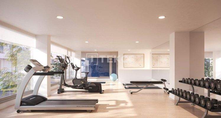 Apartments in a Compound with Rooftop Pool in Alicante