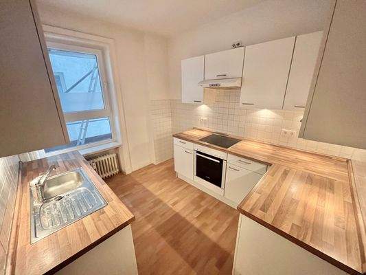 Einbauküche ist schon vorhanden