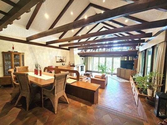 Wohnzimmer mit Galerie