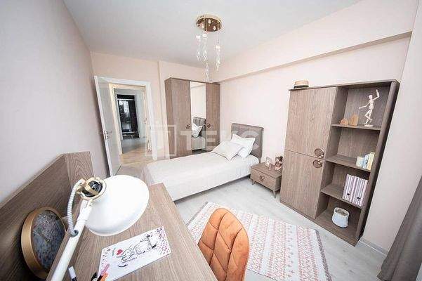 Flats with Balcony in İstanbul Avcılar
