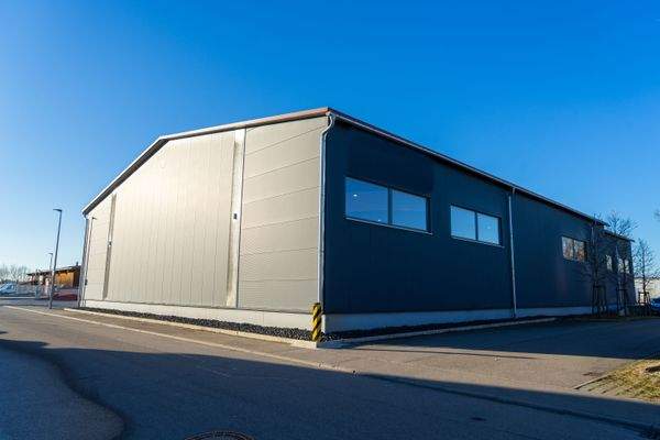 Ostansicht der Halle