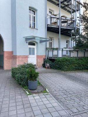 Blick auf Haus Innenhof.jpeg