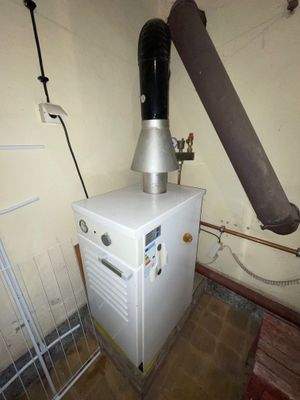 Heizkessel im Waschkeller 