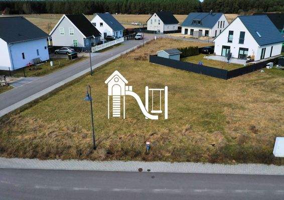 Öffentliche Grünfläche gegenüber