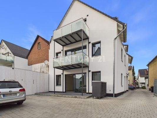 Gepflegtes Dreiparteienhaus