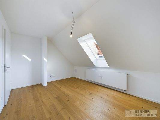 CAM02915G0-PR0051-STILL014