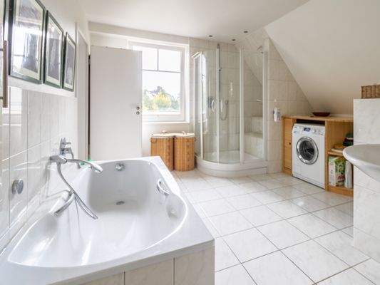 Dusch- und Wannenbad