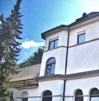 Kirche und angrenzendes Gebäude