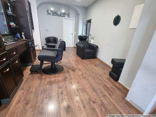05 Vorderhaus EG Friseur