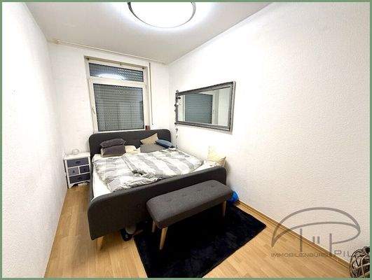 Schlafzimmer EG vorne links