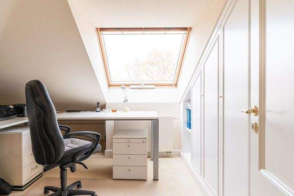 Büro/Dachgeschoss