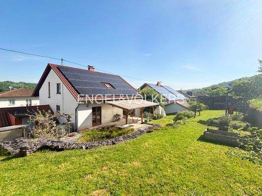 Rückansicht und Garten