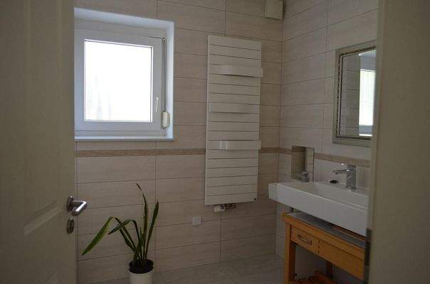 Bad - Waschbecken, Fenster