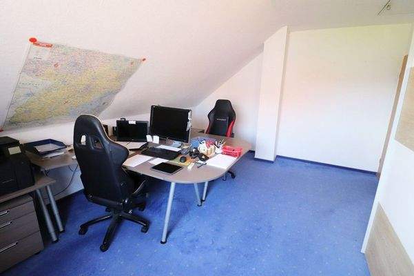 Arbeits-/ Gäste-/ Kinderzimmer