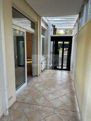 Wintergarten mit Fahrstuhl