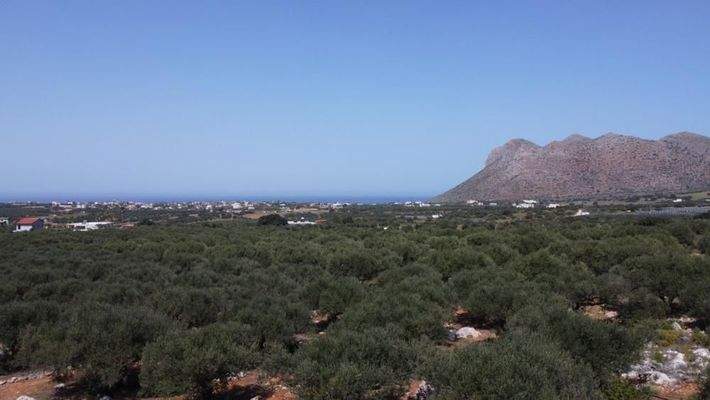 Kreta, Chorafakia Chania: Grundstück mit Meer- und Bergblick zum Verkauf