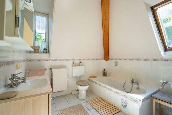 Bad - (KI generiert)