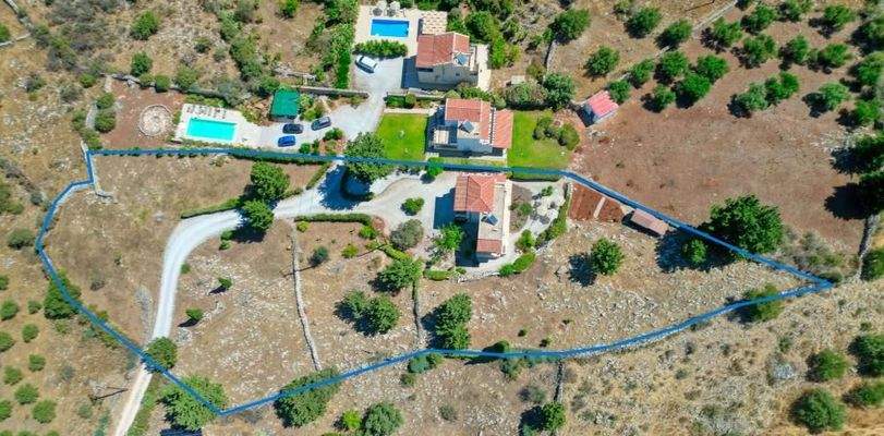 Kreta, Xirosterni: Ruhiges Anwesen in der Nähe des Strandes zu verkaufen