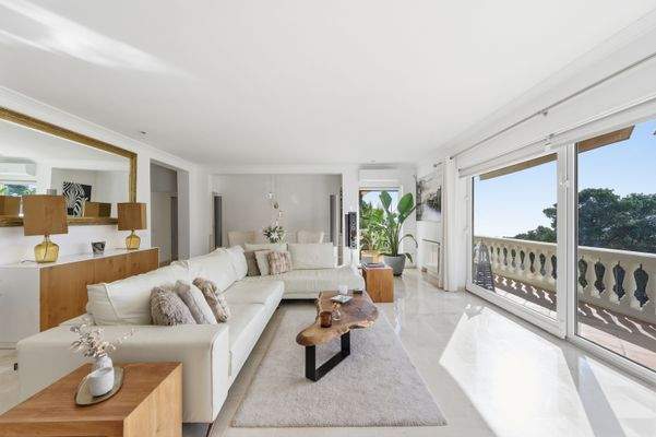 Living area in villa in Costa d'en Blanes 6