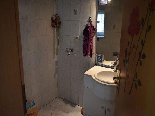 Gäste-WC mit Dusche