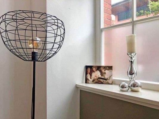 ...hinter dicken Mauern...