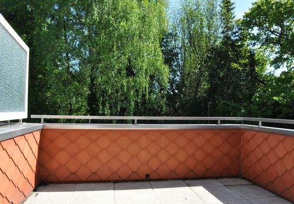 sonniger Balkon für die Pause