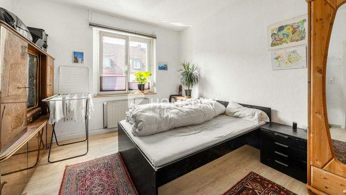 1. OG Schlafzimmer 1