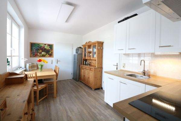 Küche mit Essbereich