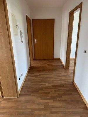 Metzer 4-3-Raumwo. 7-2025_OG2 (1).jpg