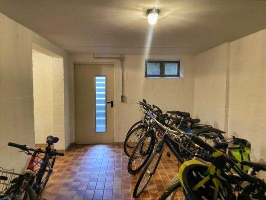 Vom Fahrradkeller direkt in den Garten