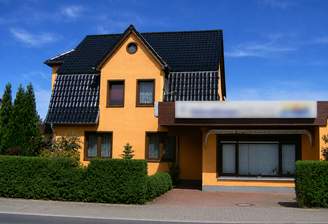 Frontansicht Mehrfamilienhaus