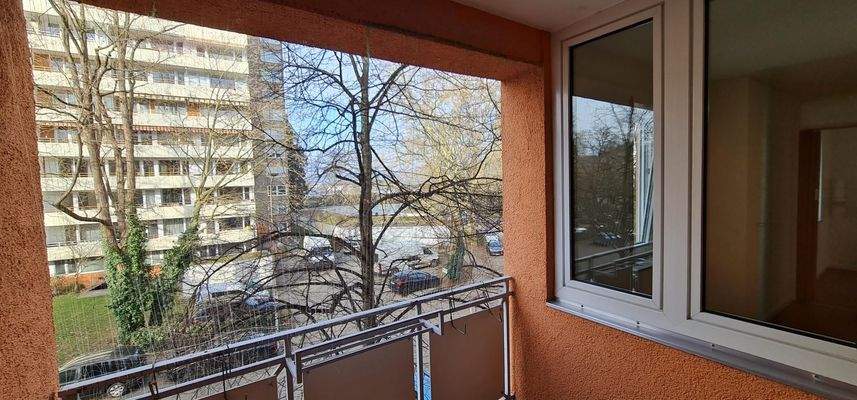 Balkon mit Taubenschutz (2).jpg