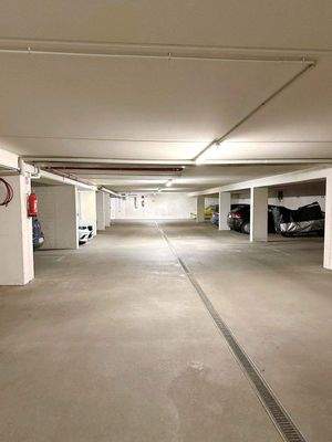 Tiefgarage / Stellplatz 2