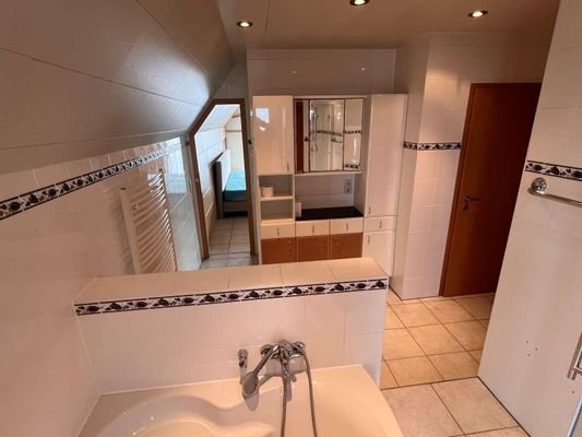 Badezimmer im 2. OG