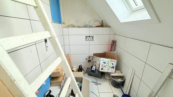 Badezimmer mit Restarbeiten