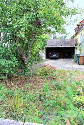Doppelcarport und Hauseingang