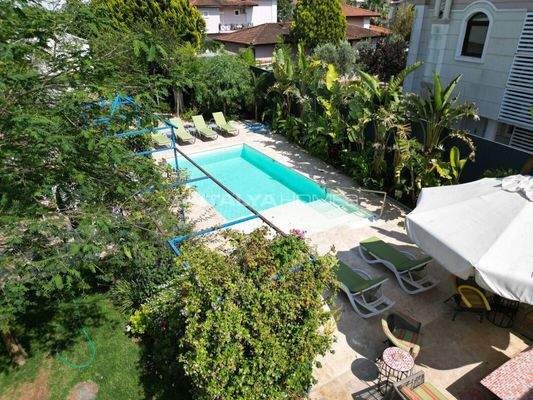 Detached House with Private Pool and Garden for Sale in Belek