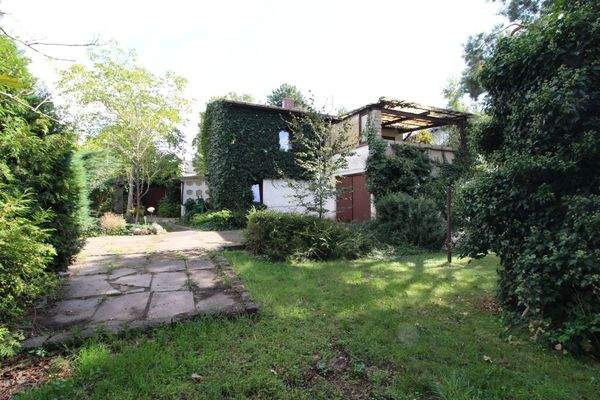 Seitliche Hausansicht