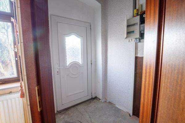 17 - Eingang größere Wohneinheit.jpg