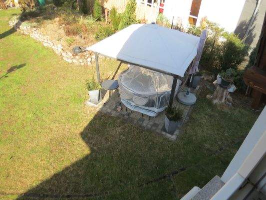 Weiterer Gartenblick