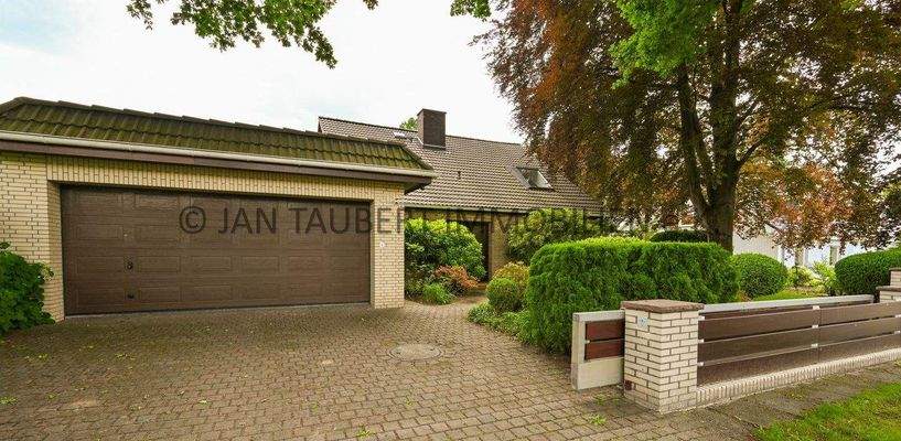 Doppelgarage mit E-Tor