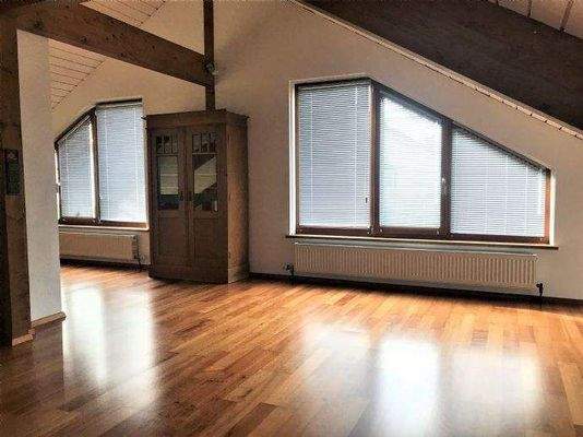 Offener Büroraum im DG B2